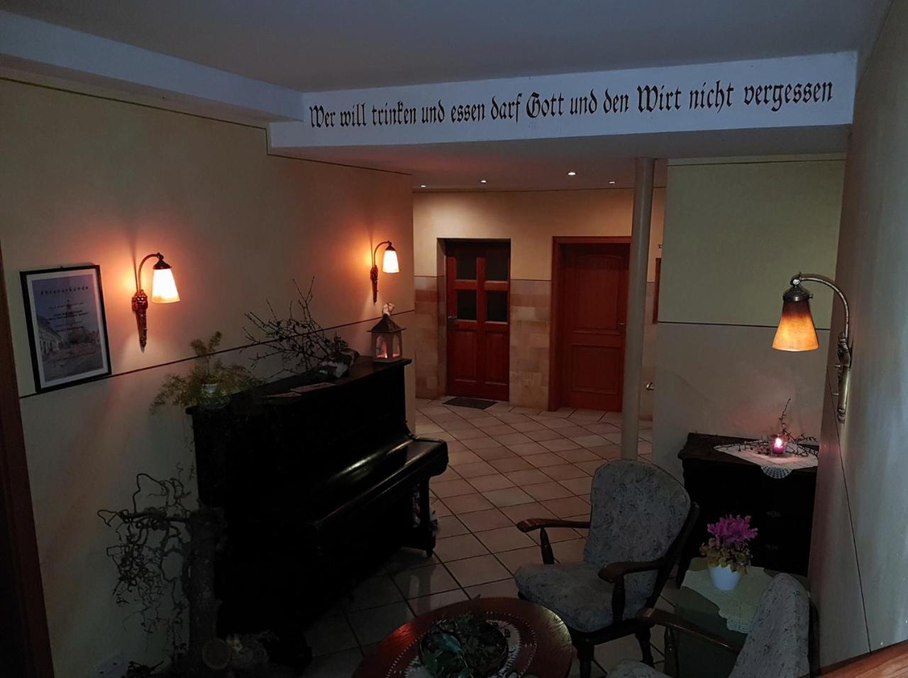 Landgasthof "Zur Linde" Irmelshausen المظهر الخارجي الصورة